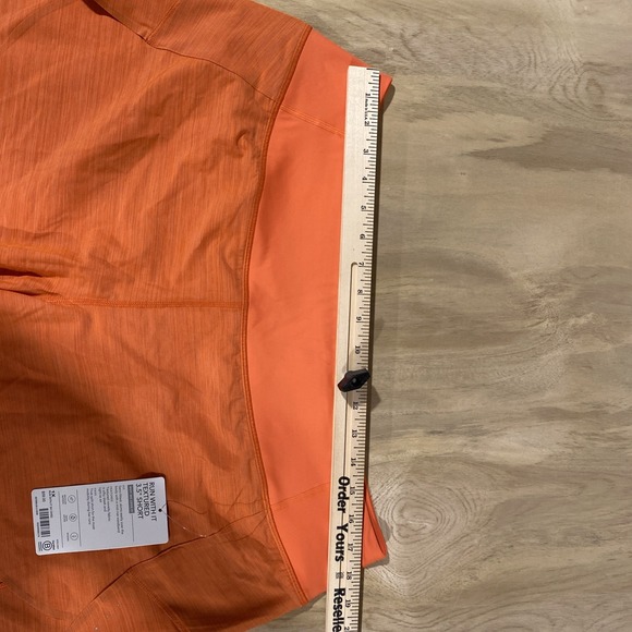New Athleta Run With It‎ Shorts Women's 1X Orange Textured 3.5" NWT - Picture 4 of 6